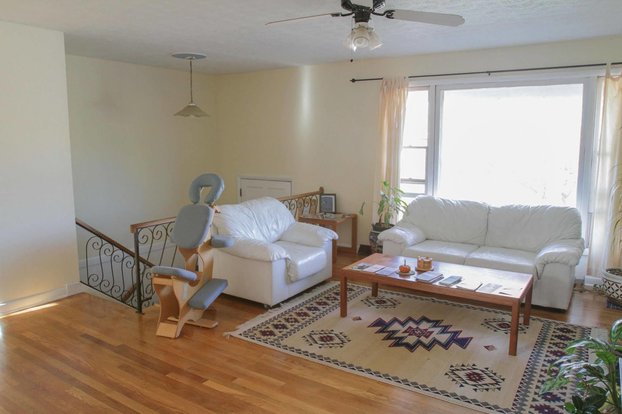 Fairhaven Guesthouse 샬러츠빌 외부 사진